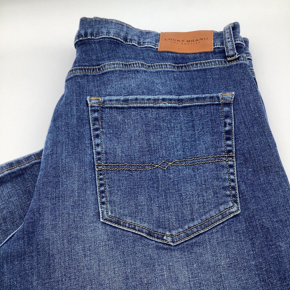 Lucky Brand Mens 410 Athletic Straight Denim Jeans Size 36 x 32 (Actual 38 x 31)